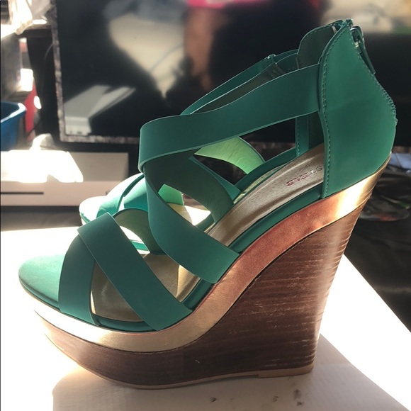 Stacked wedges - Picture 5 of 8